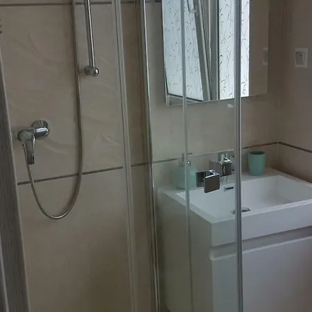 Apartman J&j アパート *